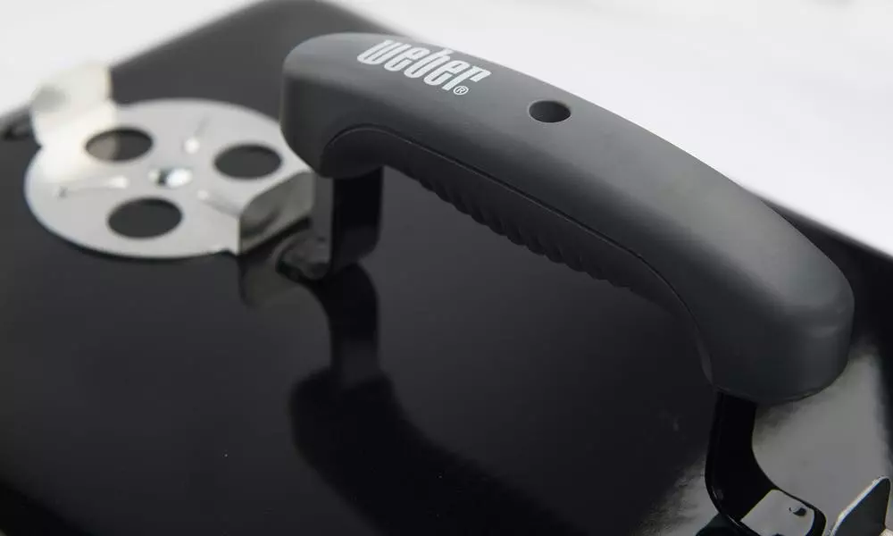 Weber Go Anywhere Charcoal Grill 6 Weber Go Anywhere Charcoal Grill - Image 4